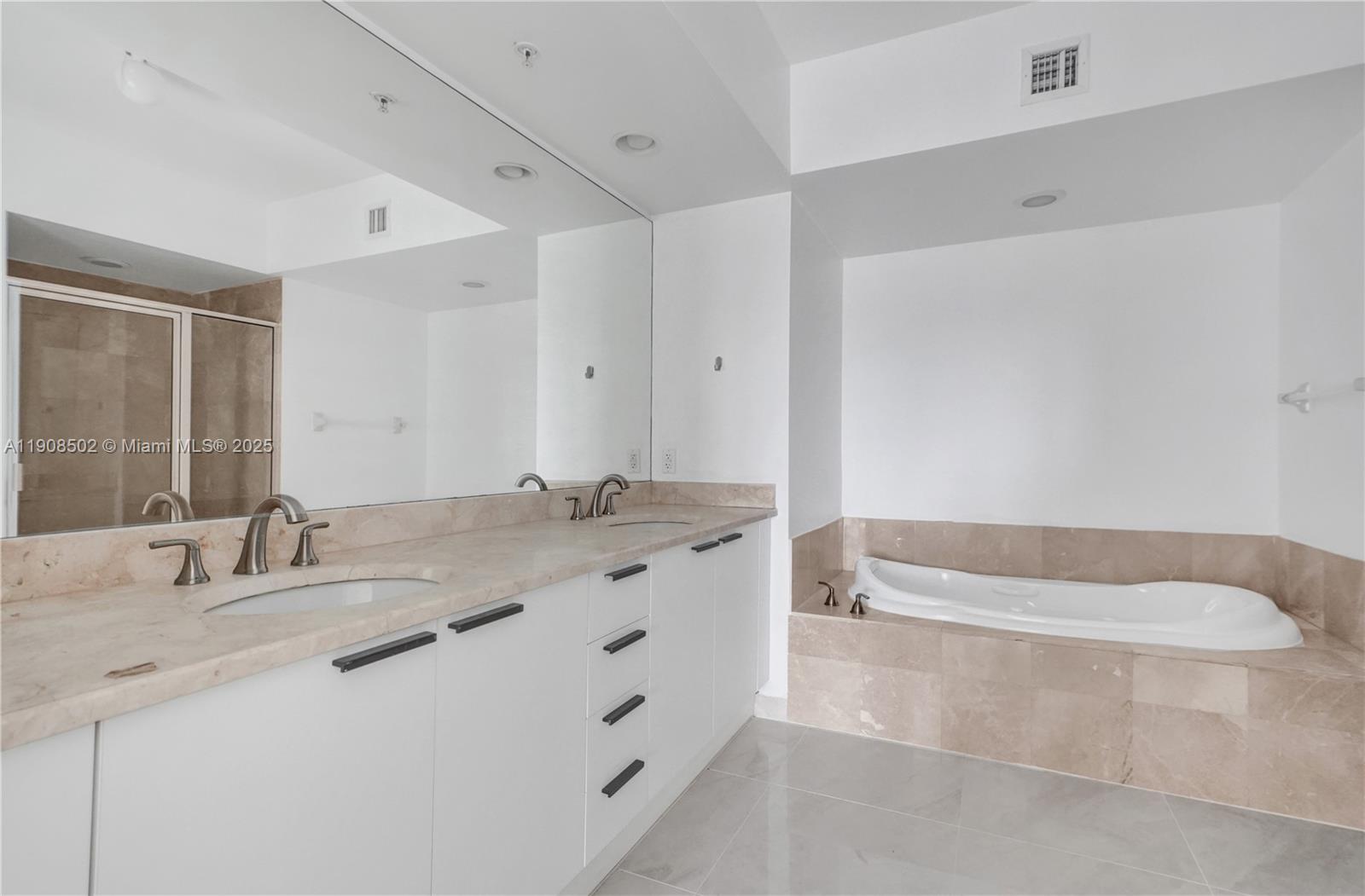 THE OAKS I CONDO - Residential Lease