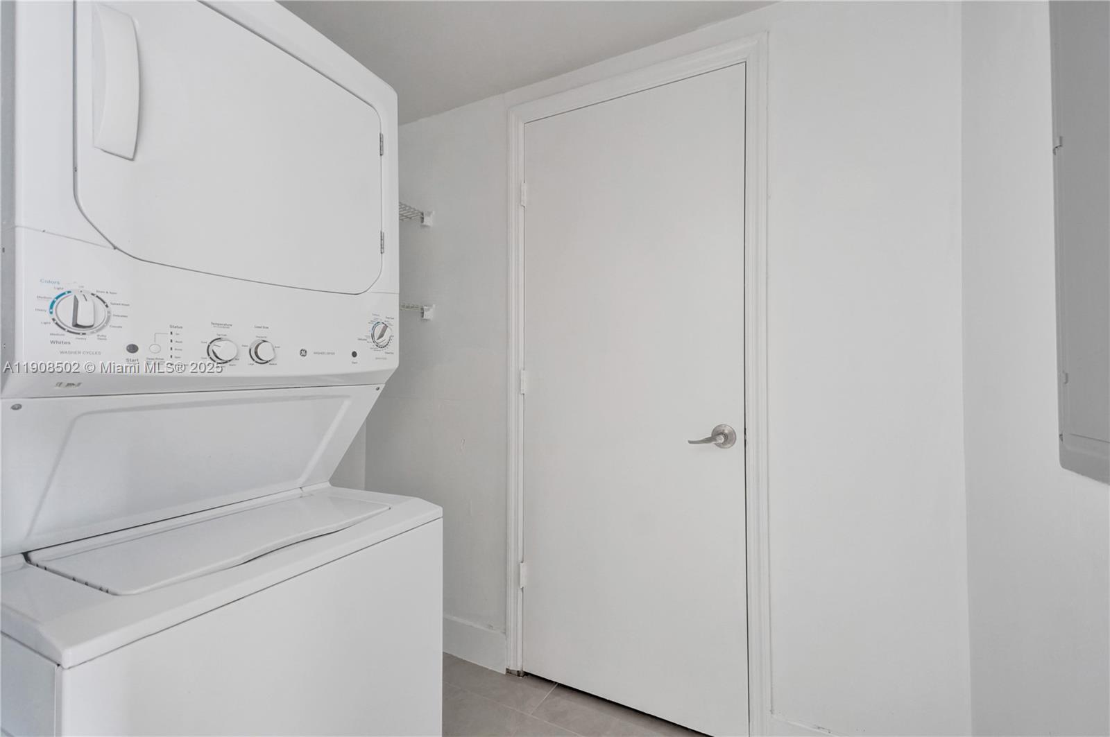 THE OAKS I CONDO - Residential Lease