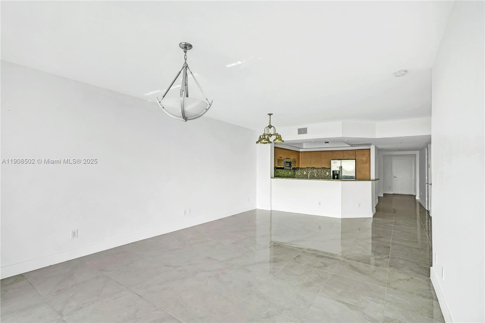 THE OAKS I CONDO - Residential Lease