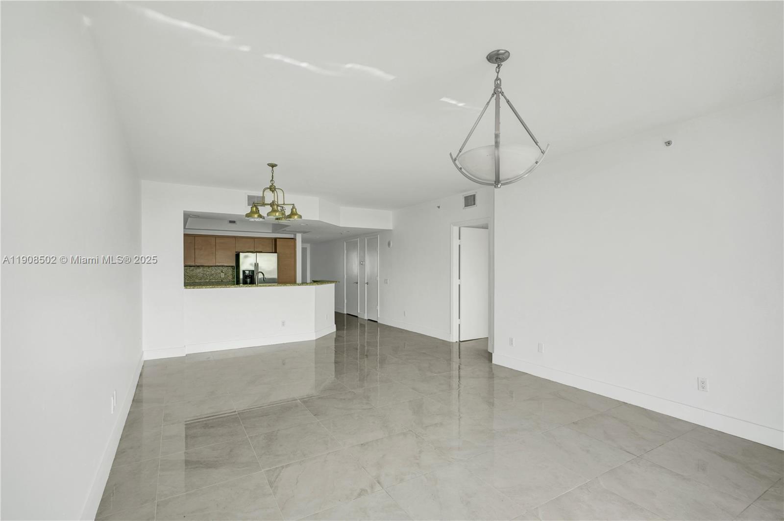 THE OAKS I CONDO - Residential Lease