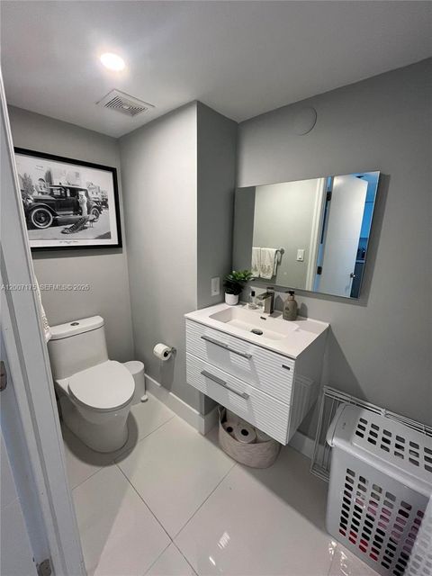 Tiny photo for 540 Brickell Key Dr #1809, Miami, FL 33131 (MLS # A12007175)