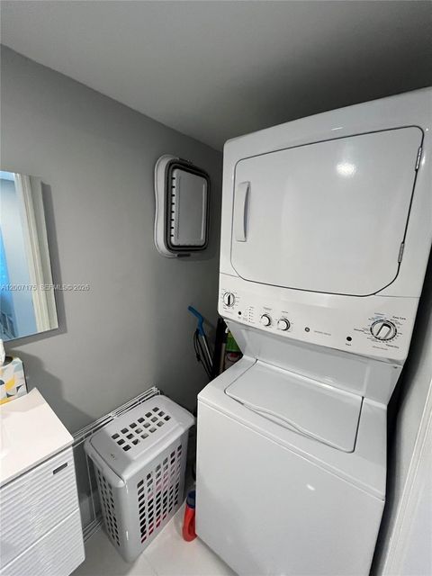 Tiny photo for 540 Brickell Key Dr #1809, Miami, FL 33131 (MLS # A12007175)