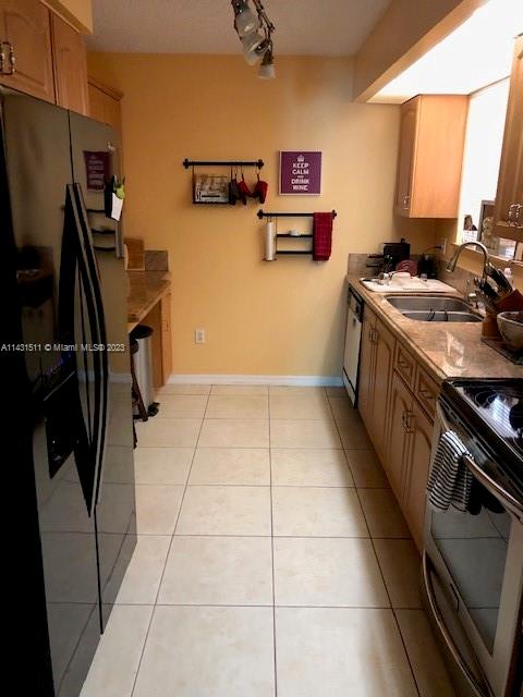 KEYS GATE CONDO NO SIX - Residential Lease