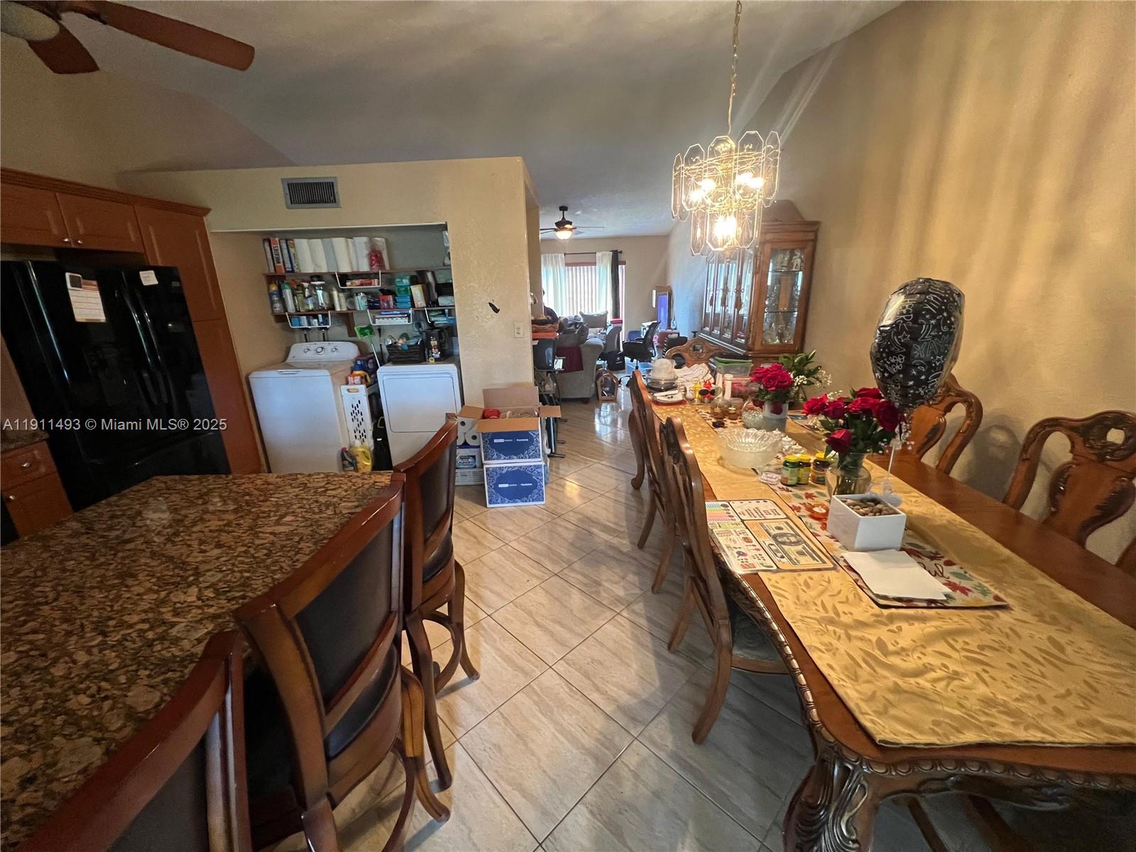 COUNTRY CLUB VILLAS TH CO - Residential