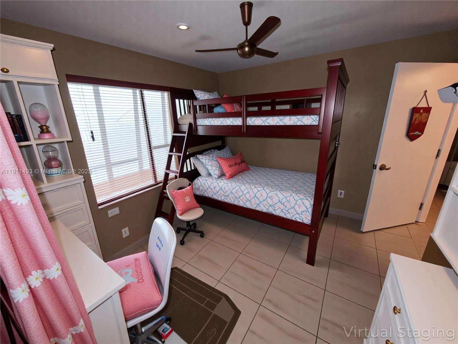 COUNTRY CLUB VILLAS TH CO - Residential