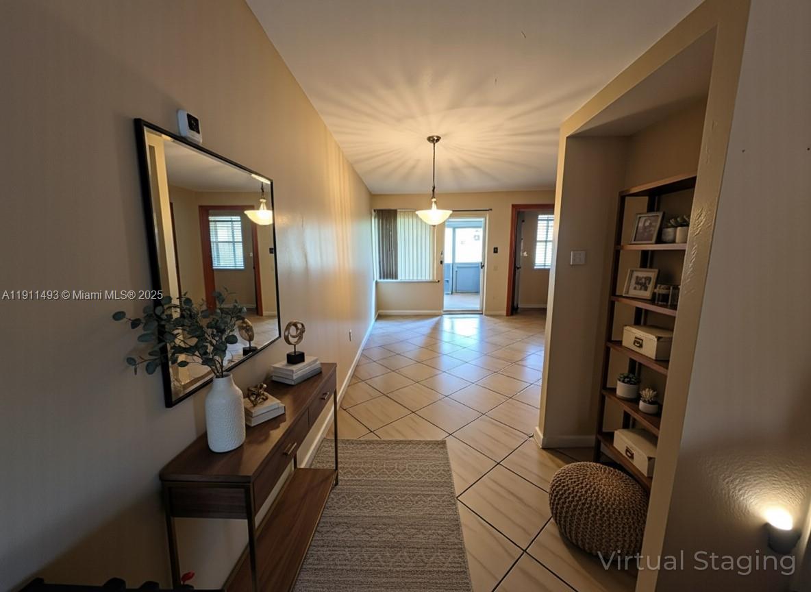 COUNTRY CLUB VILLAS TH CO - Residential