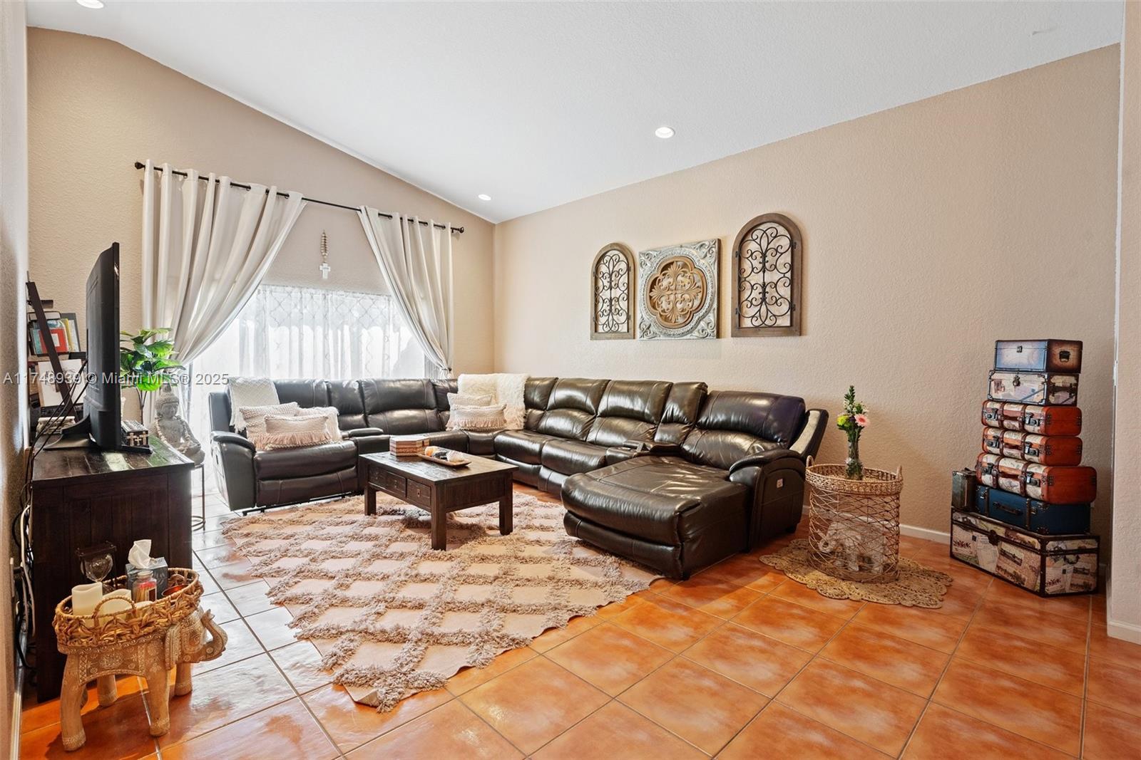 465 SW 198th Ter