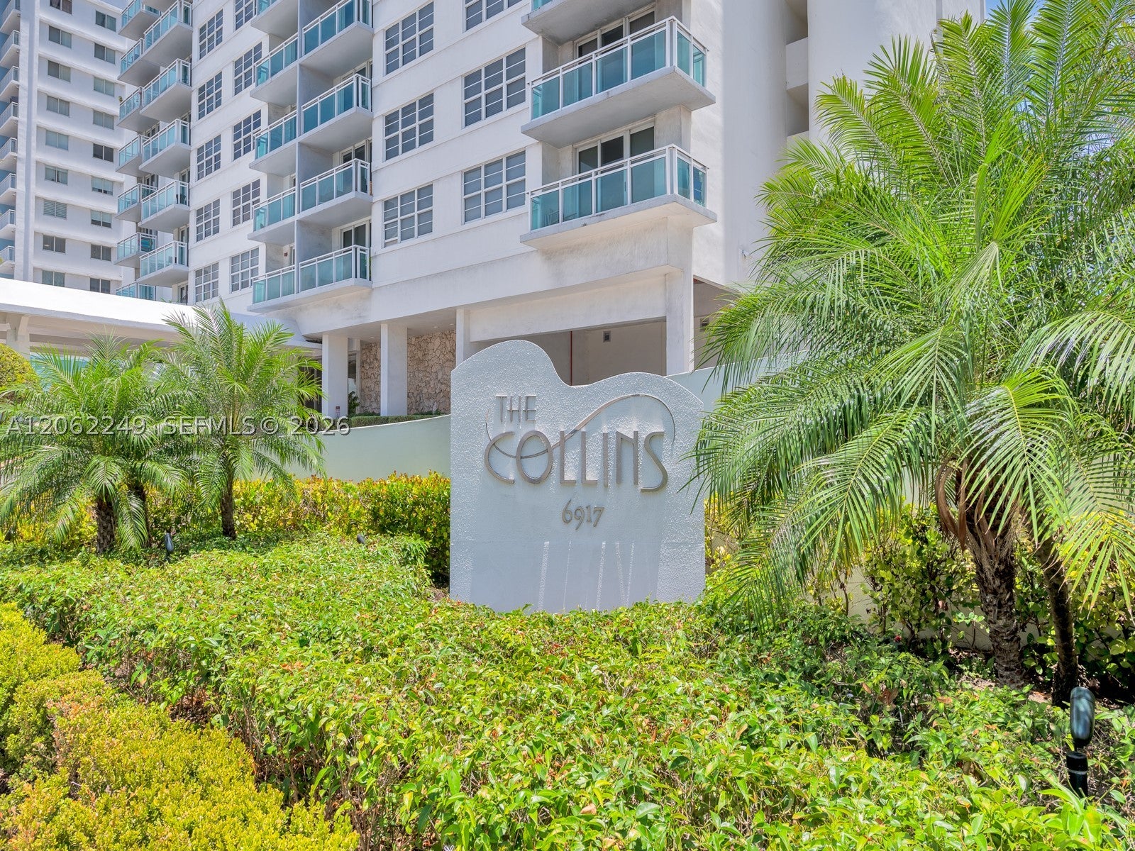 6917 Collins Ave 815