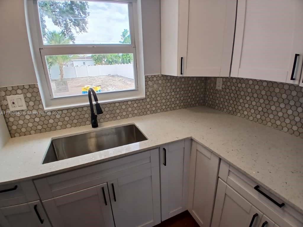 HOLLYWOOD BEACH HEIGHTS S - Residential