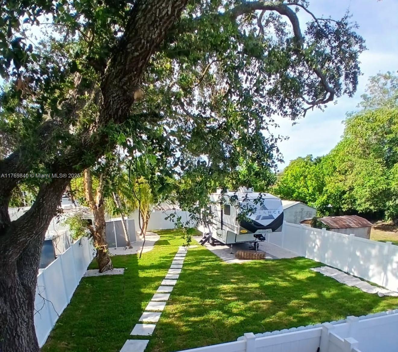 HOLLYWOOD BEACH HEIGHTS S - Residential