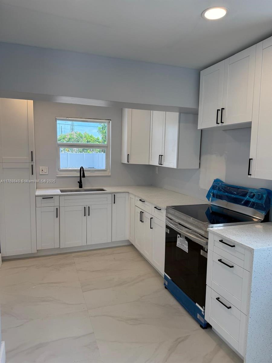 HOLLYWOOD BEACH HEIGHTS S - Residential