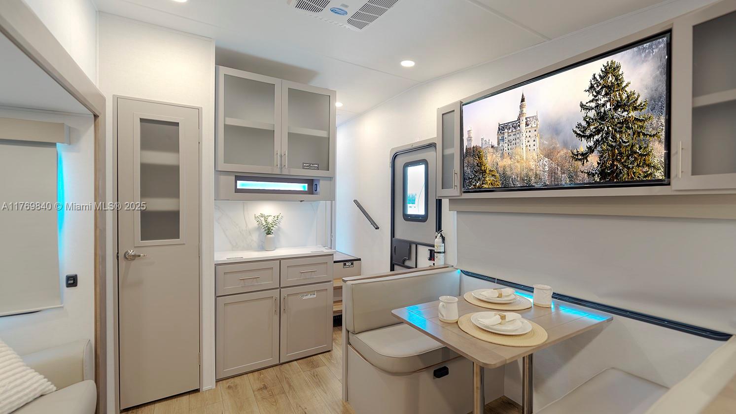 HOLLYWOOD BEACH HEIGHTS S - Residential