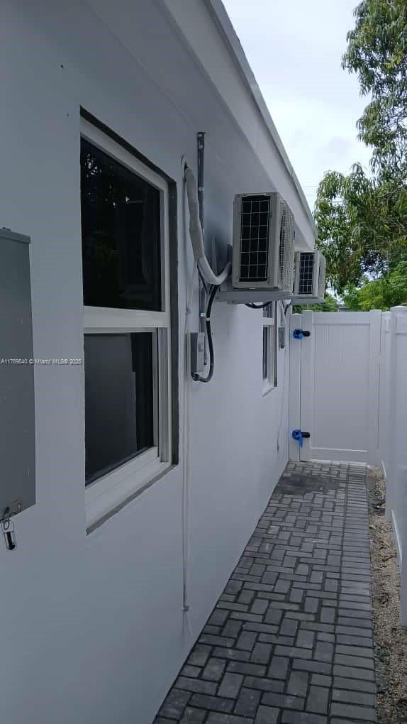 HOLLYWOOD BEACH HEIGHTS S - Residential