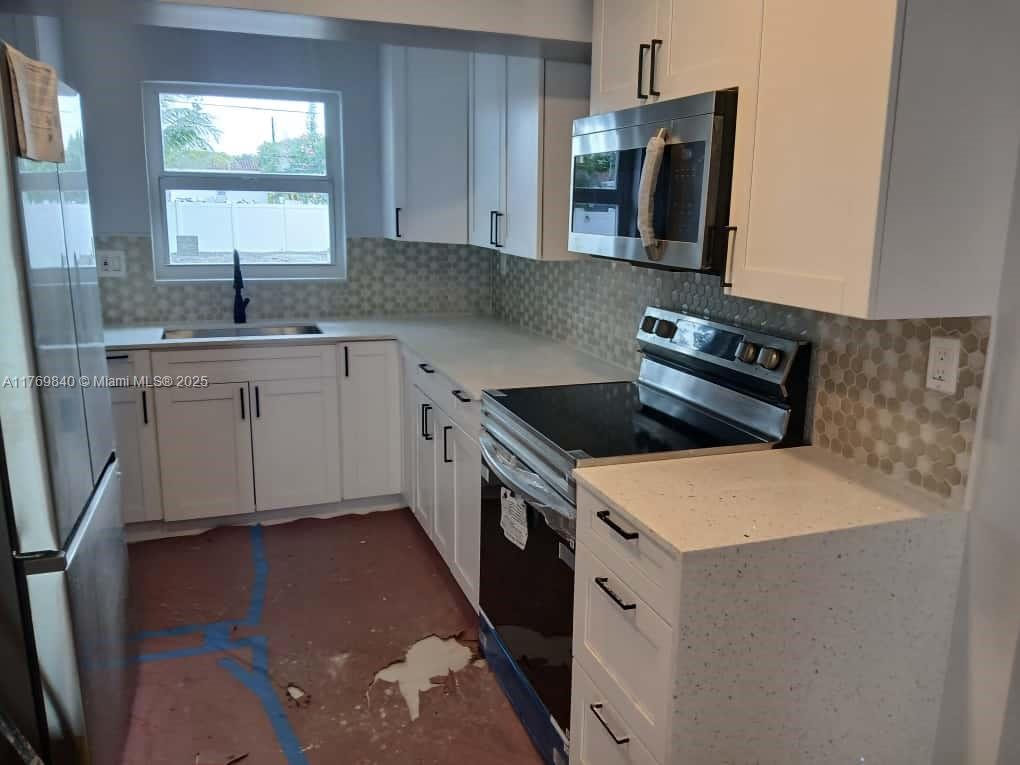 HOLLYWOOD BEACH HEIGHTS S - Residential