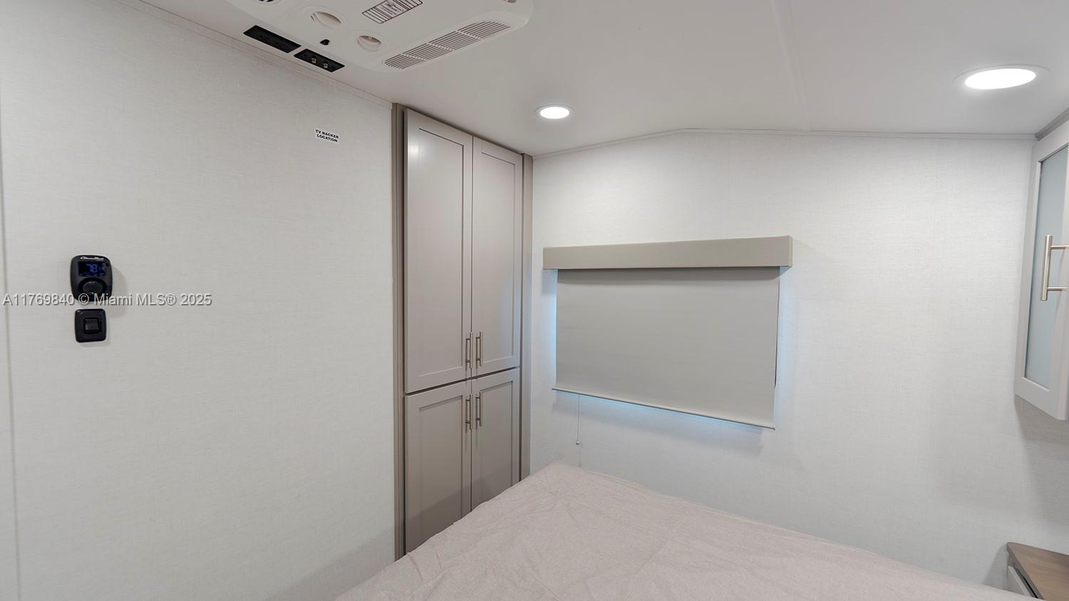 HOLLYWOOD BEACH HEIGHTS S - Residential