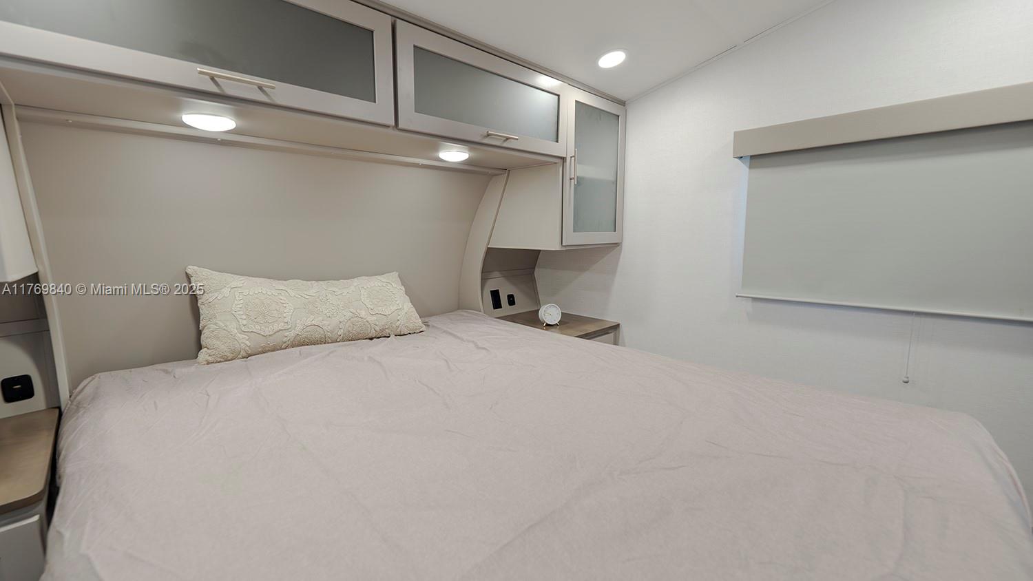 HOLLYWOOD BEACH HEIGHTS S - Residential