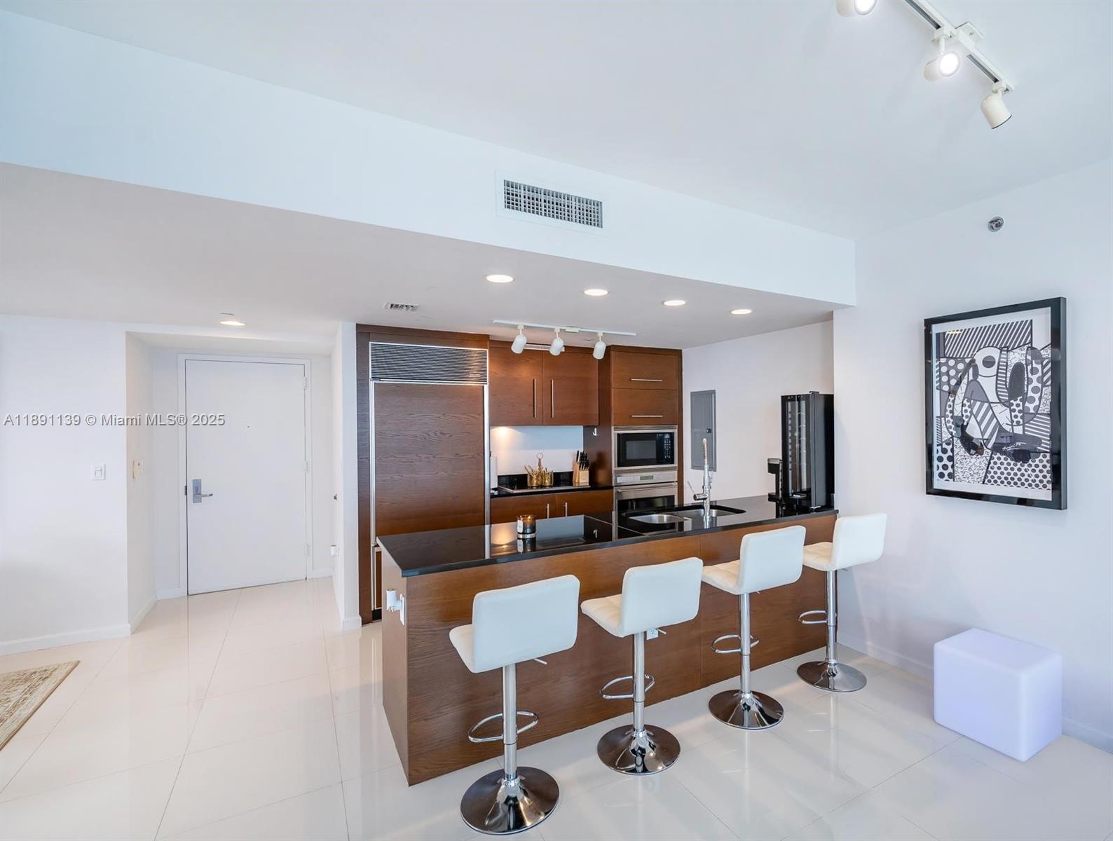 ICONBRICKELL CONDO NO 1 - Residential