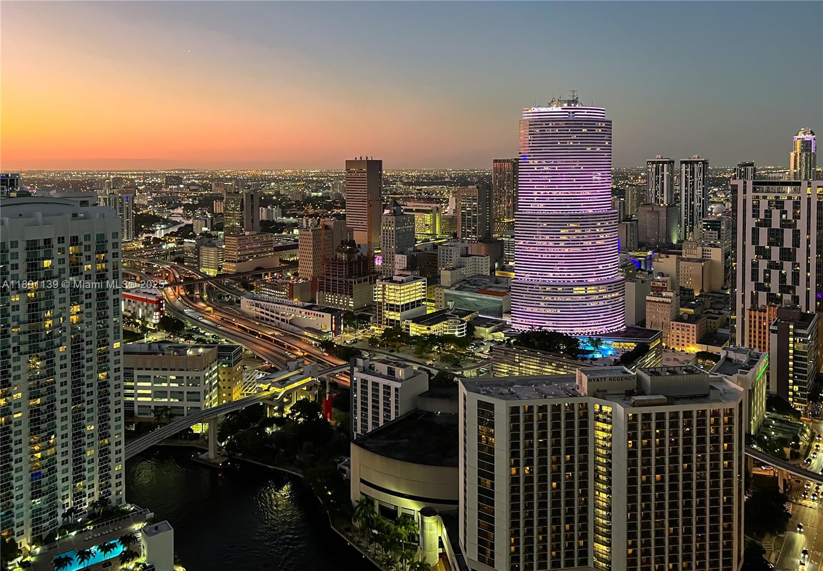 ICONBRICKELL CONDO NO 1 - Residential
