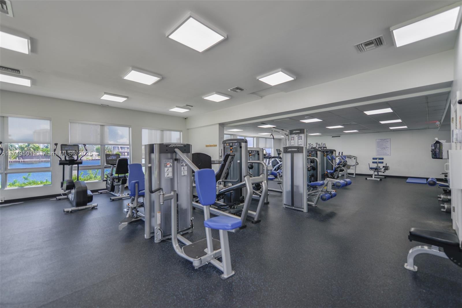 MYSTIC POINTE CONDO NO TW - Residential Lease