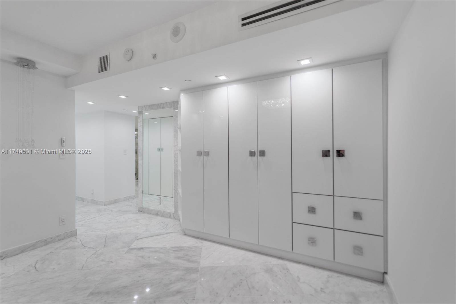 MYSTIC POINTE CONDO NO TW - Residential Lease