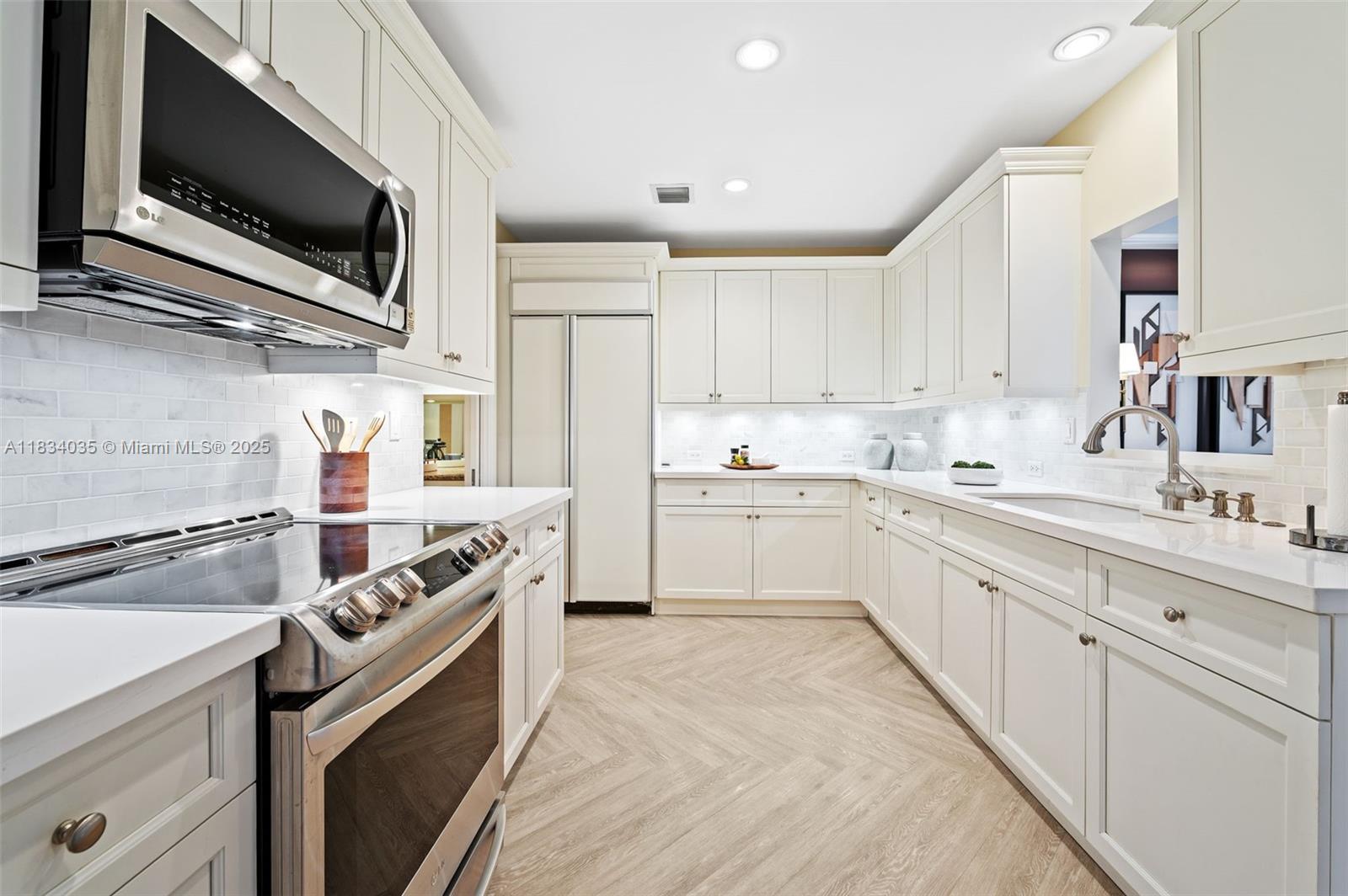 BERMUDA VLG AT CORAL GABL - Residential