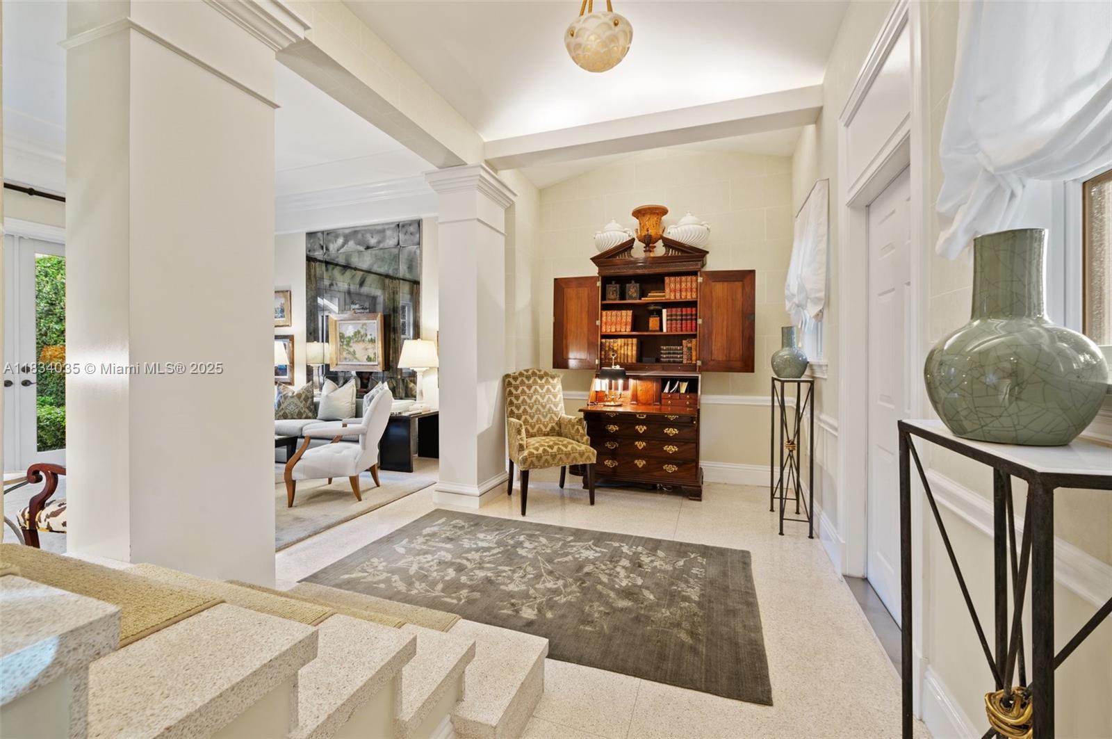 568 Loretto Ave 11
