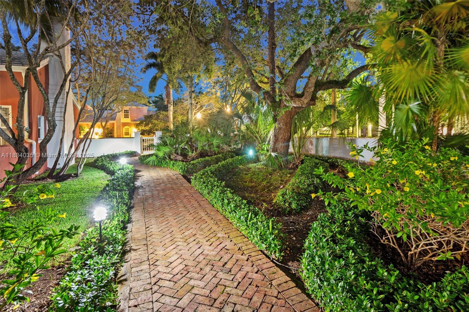 BERMUDA VLG AT CORAL GABL - Residential