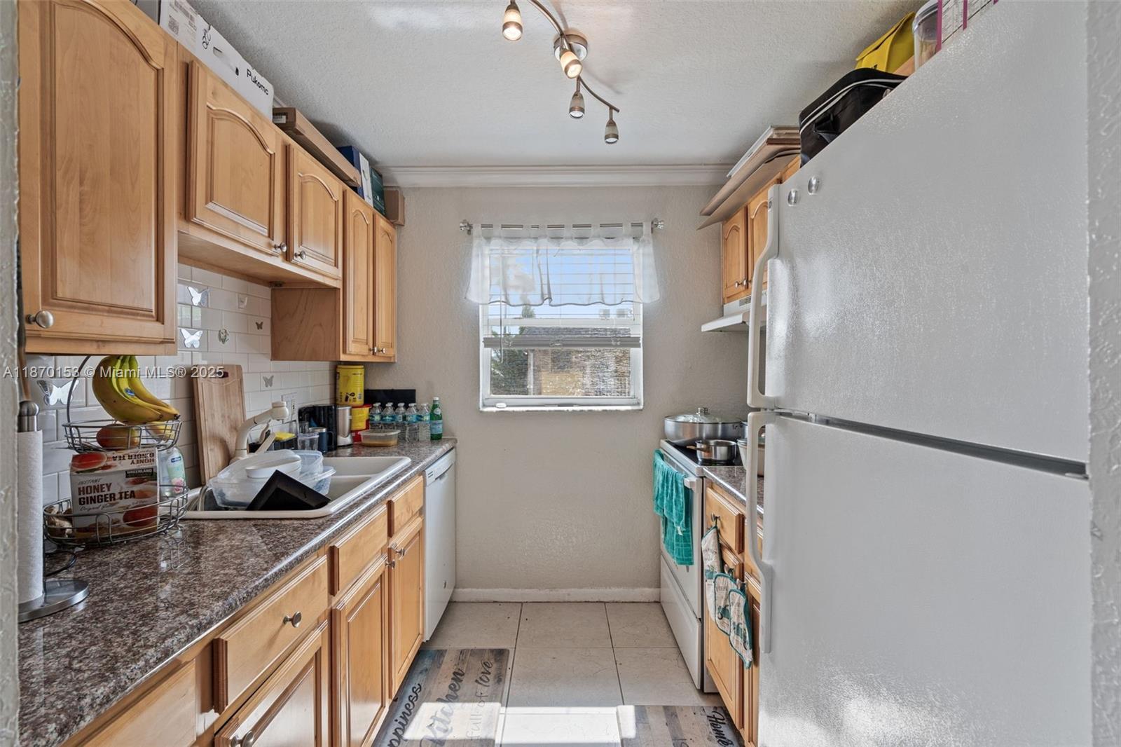 ENCLAVE SANDPIPER CONDO - Residential