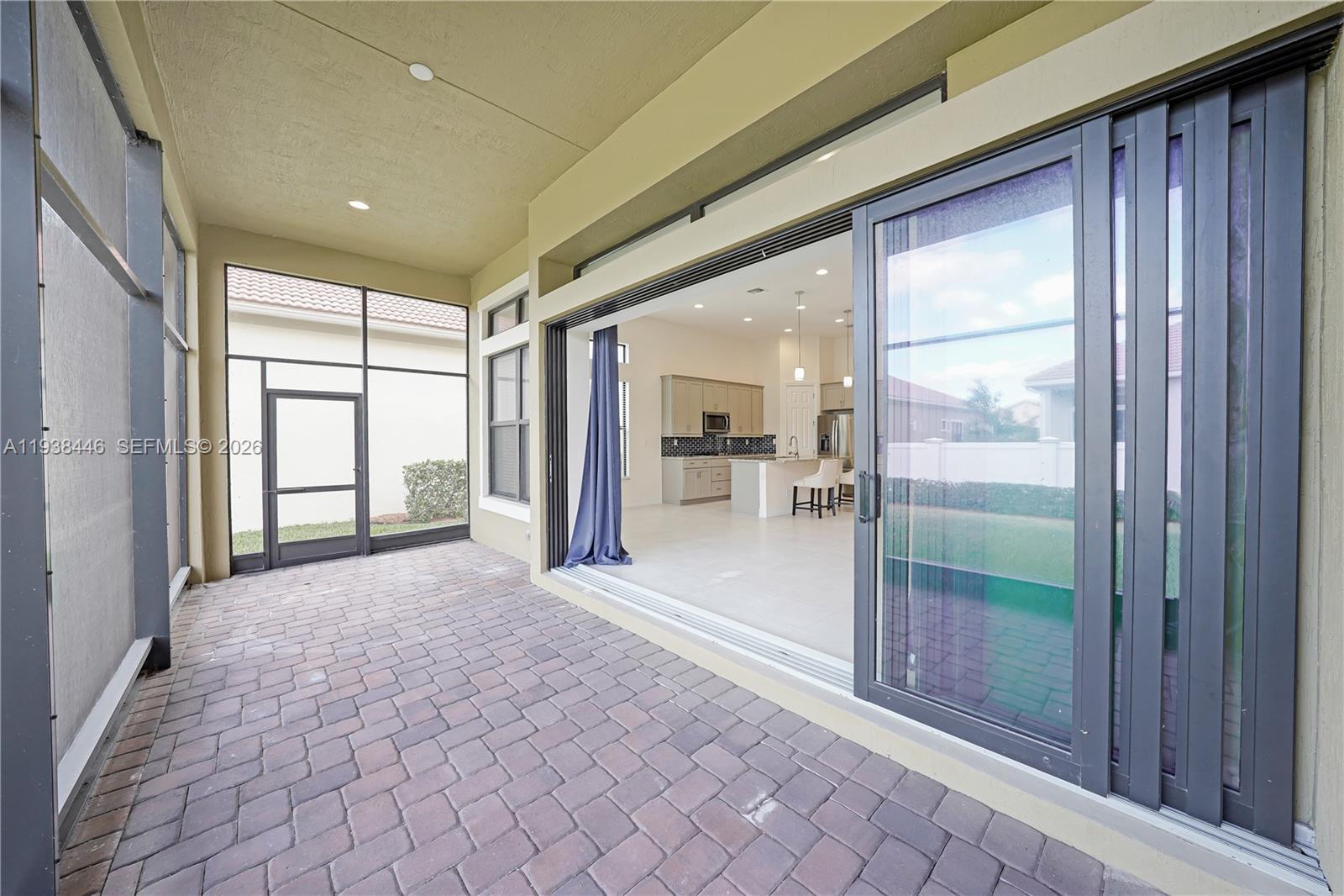 PARKLAND ROYALE - Residential