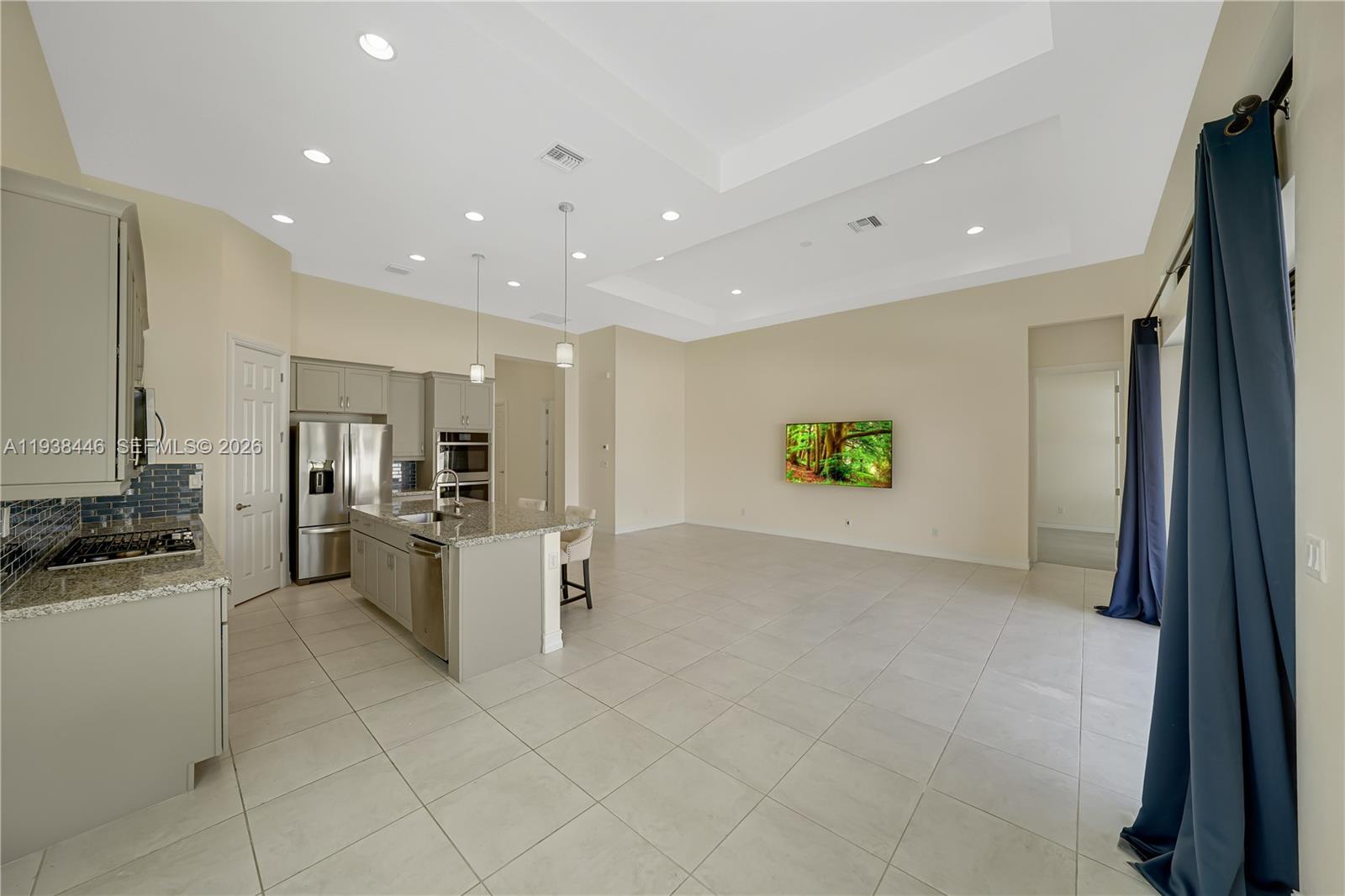 PARKLAND ROYALE - Residential