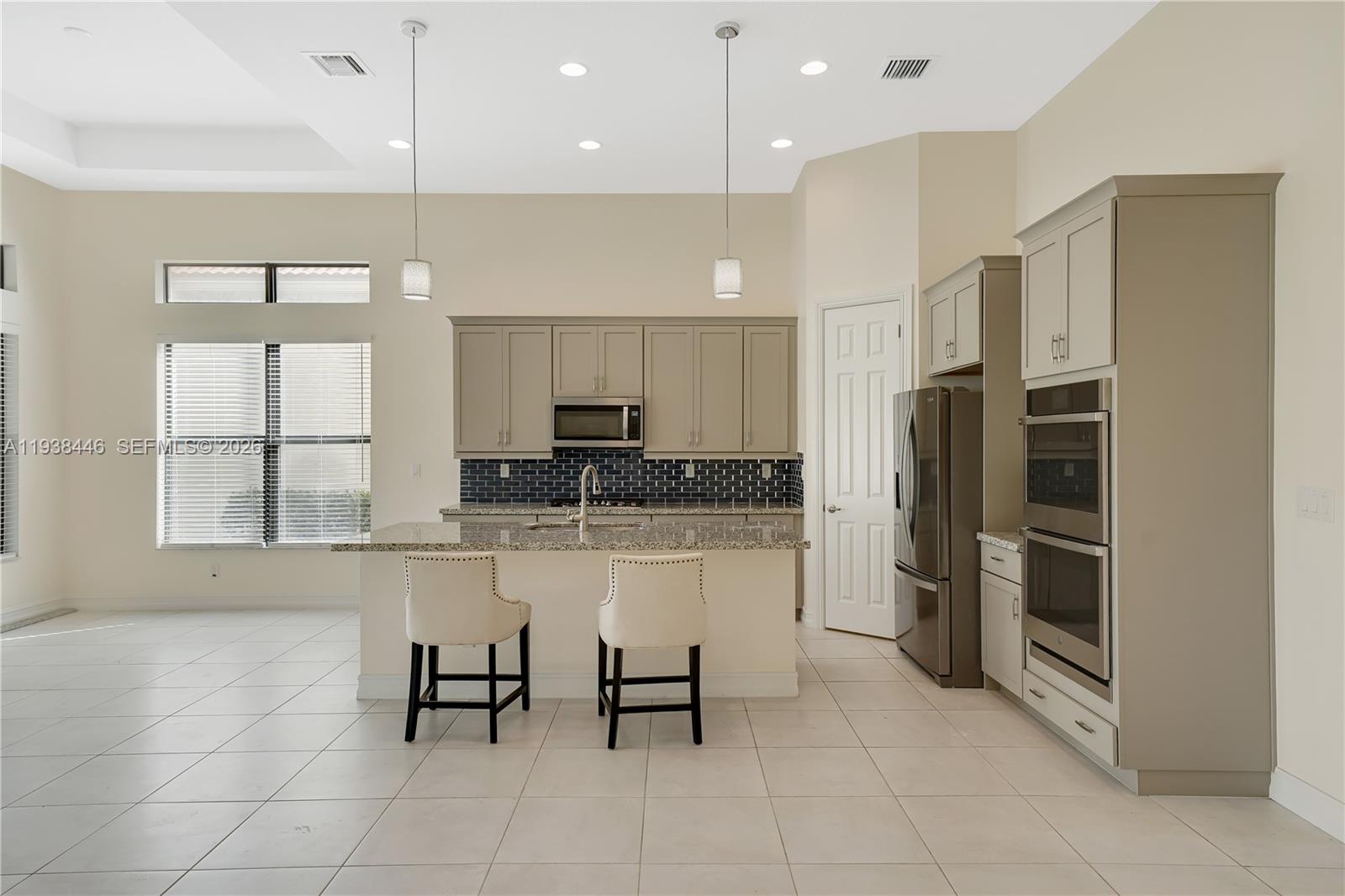 PARKLAND ROYALE - Residential