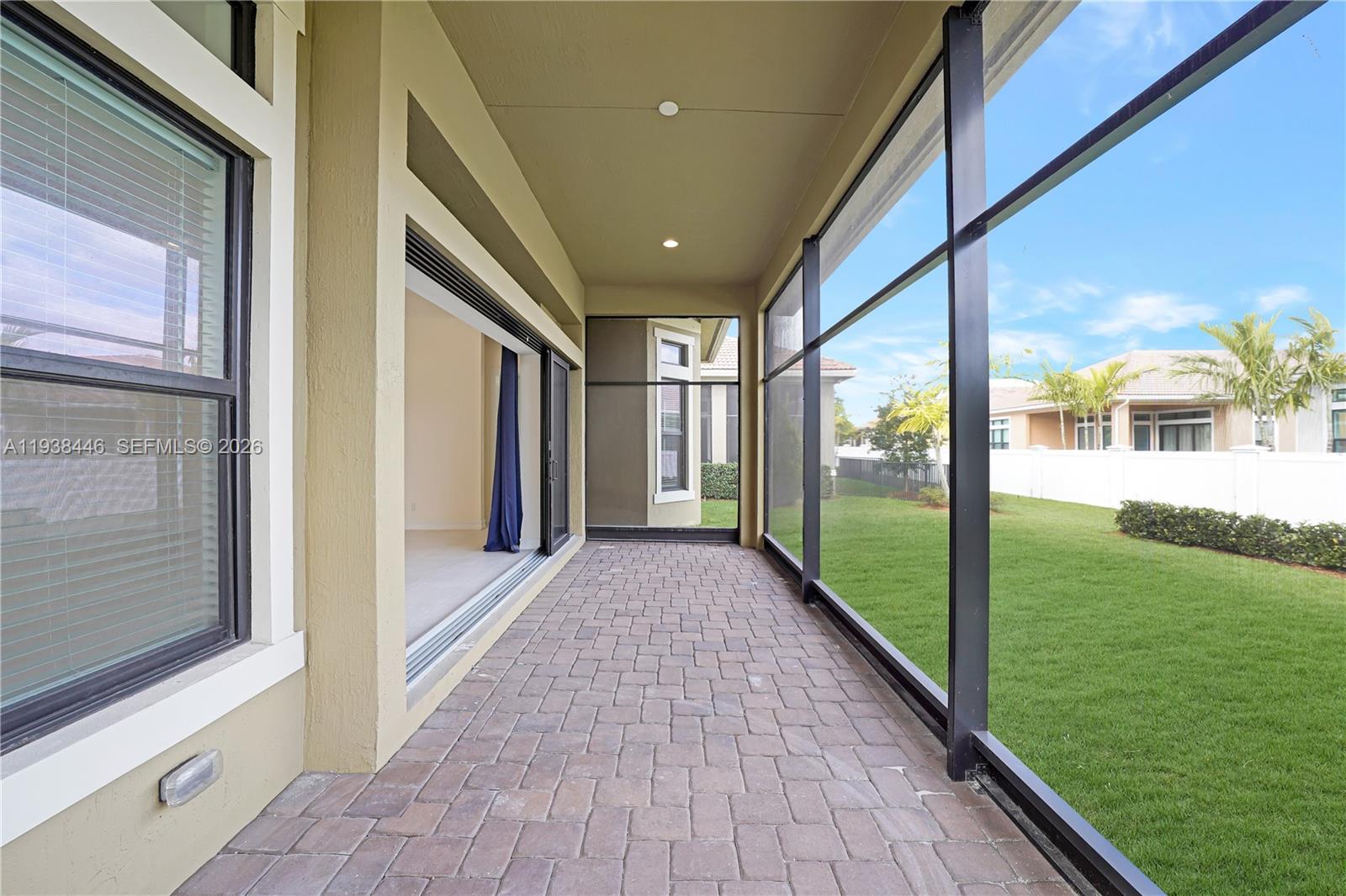 PARKLAND ROYALE - Residential