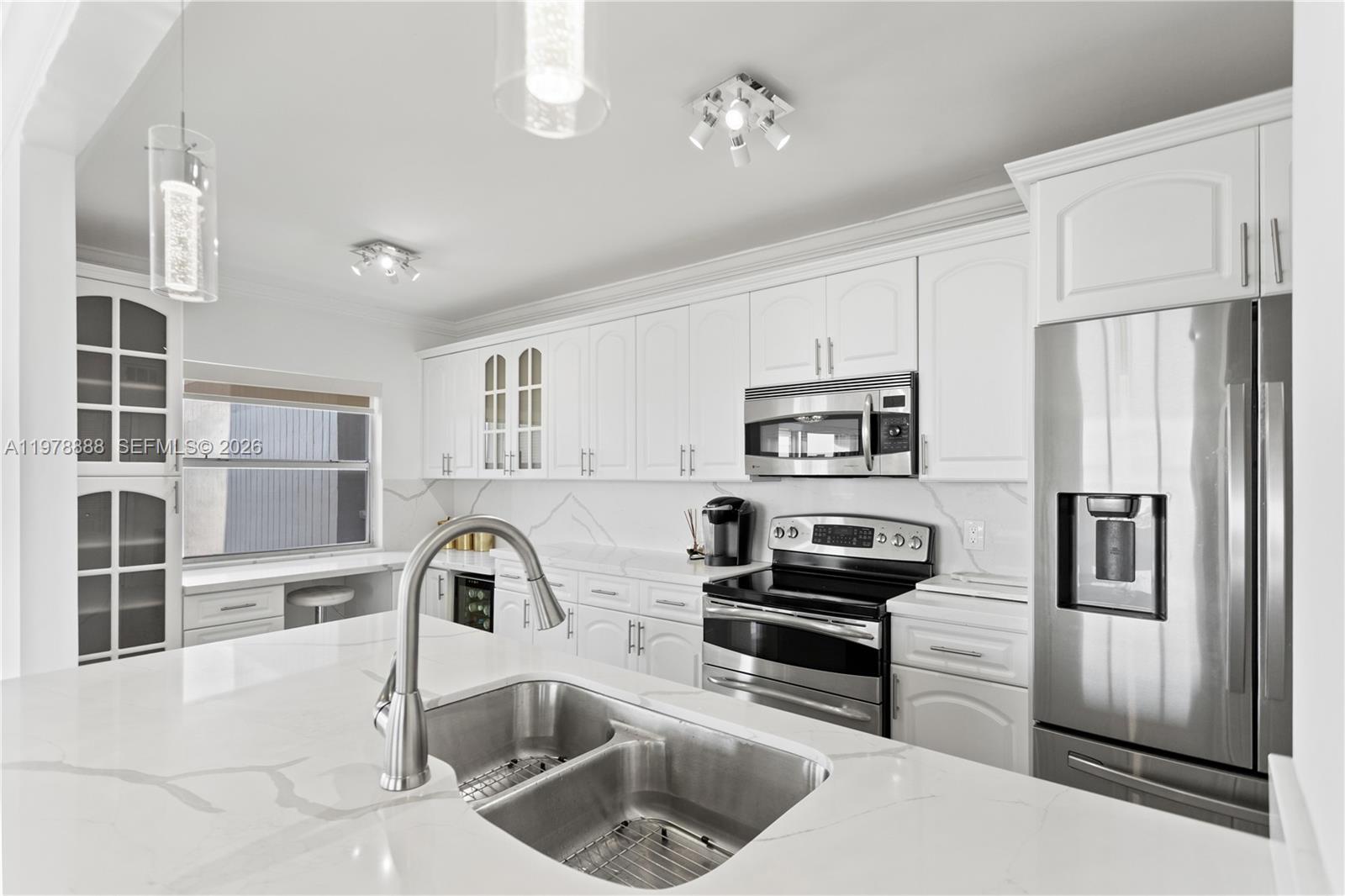 HILLCREST EAST NO 27 COND - Residential