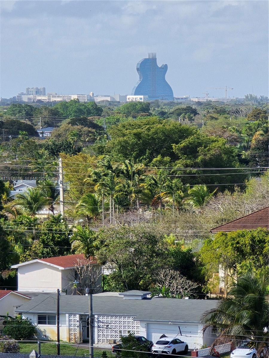 HILLCREST EAST NO 27 COND - Residential