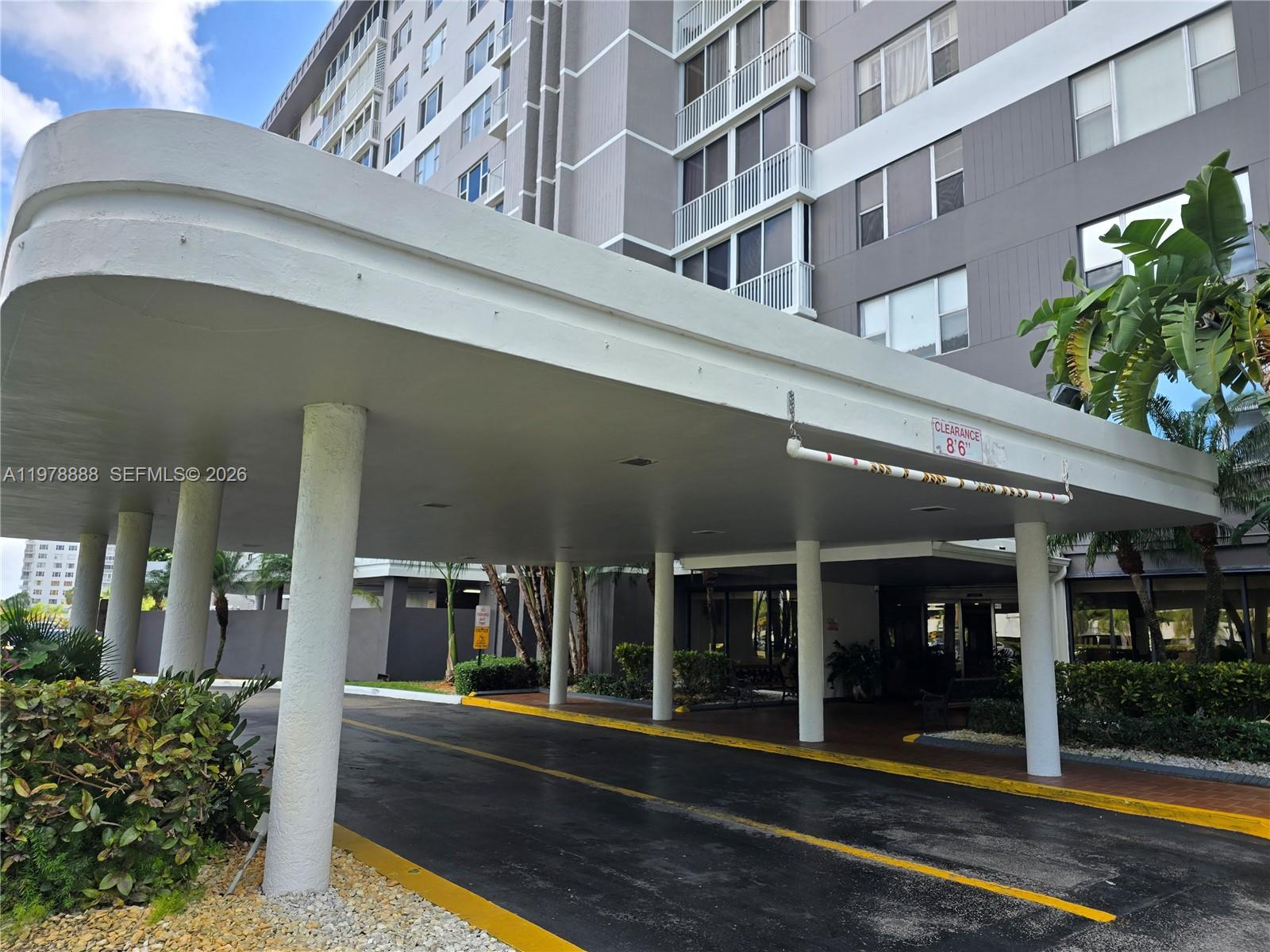 HILLCREST EAST NO 27 COND - Residential