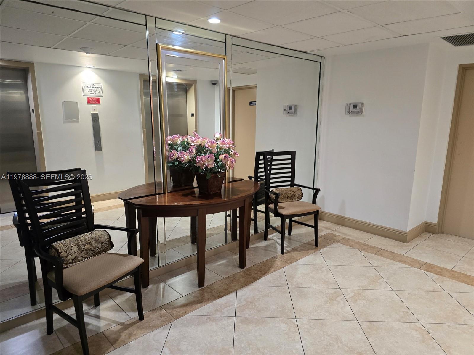 HILLCREST EAST NO 27 COND - Residential