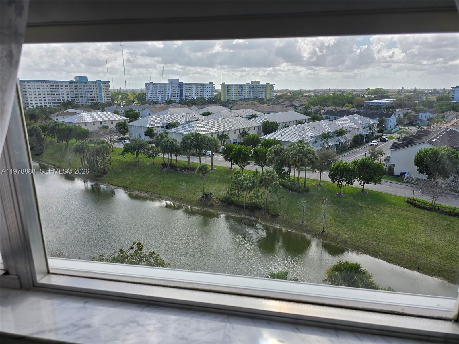 HILLCREST EAST NO 27 COND - Residential