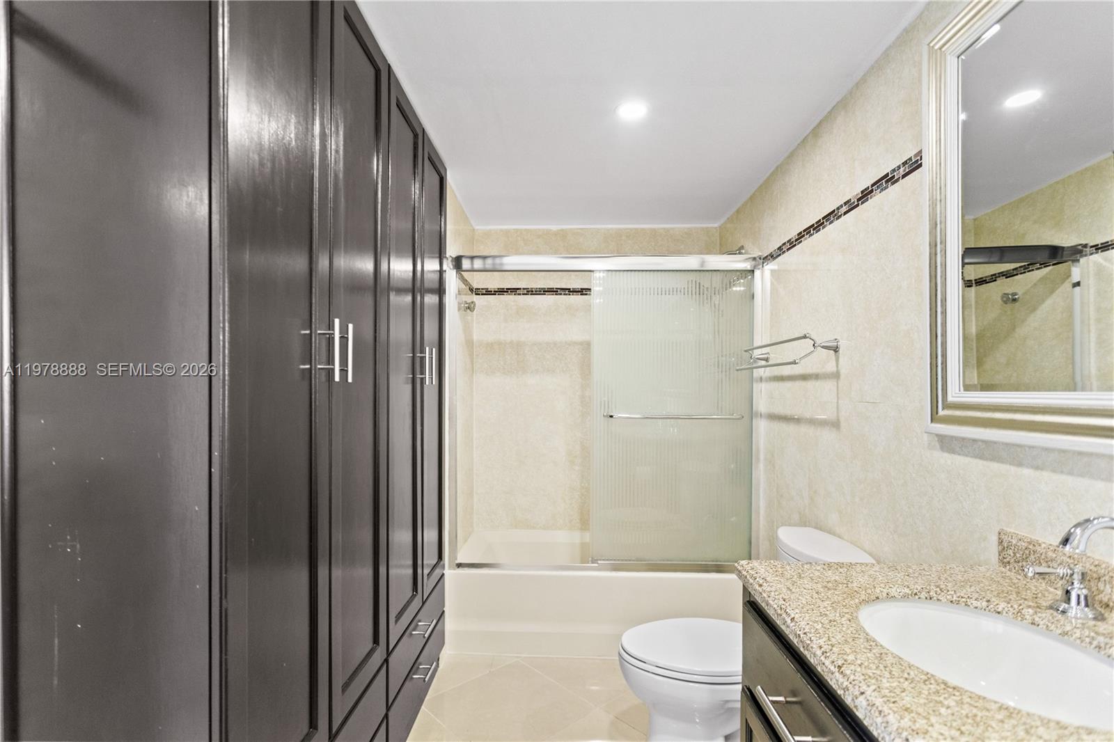 HILLCREST EAST NO 27 COND - Residential