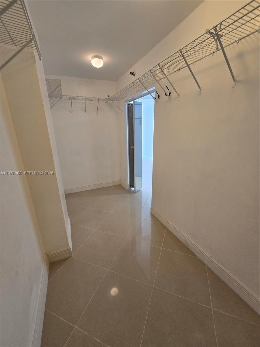 HILLCREST EAST NO 27 COND - Residential