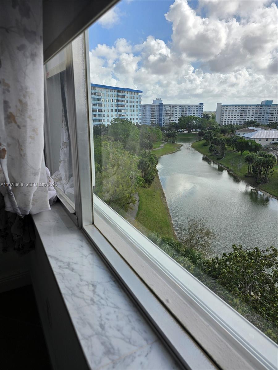 HILLCREST EAST NO 27 COND - Residential