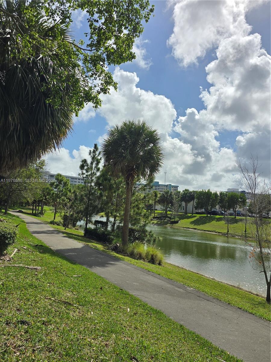 HILLCREST EAST NO 27 COND - Residential