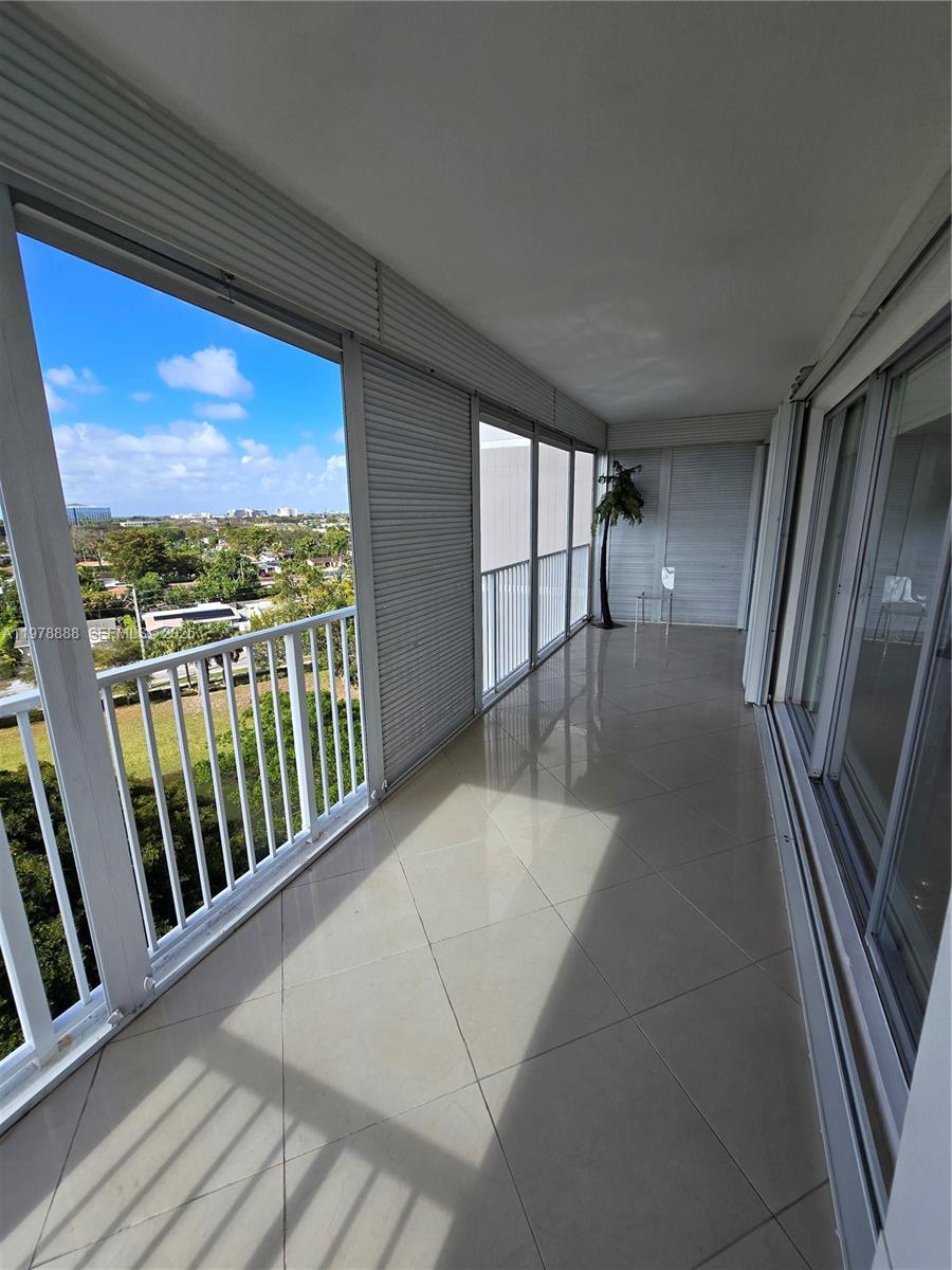 HILLCREST EAST NO 27 COND - Residential