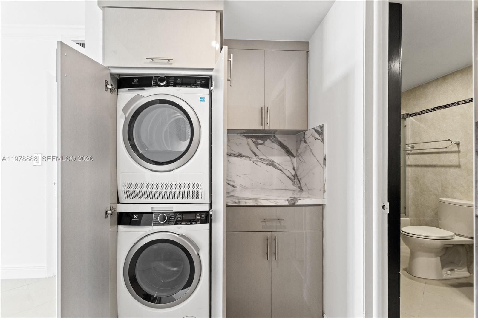 HILLCREST EAST NO 27 COND - Residential