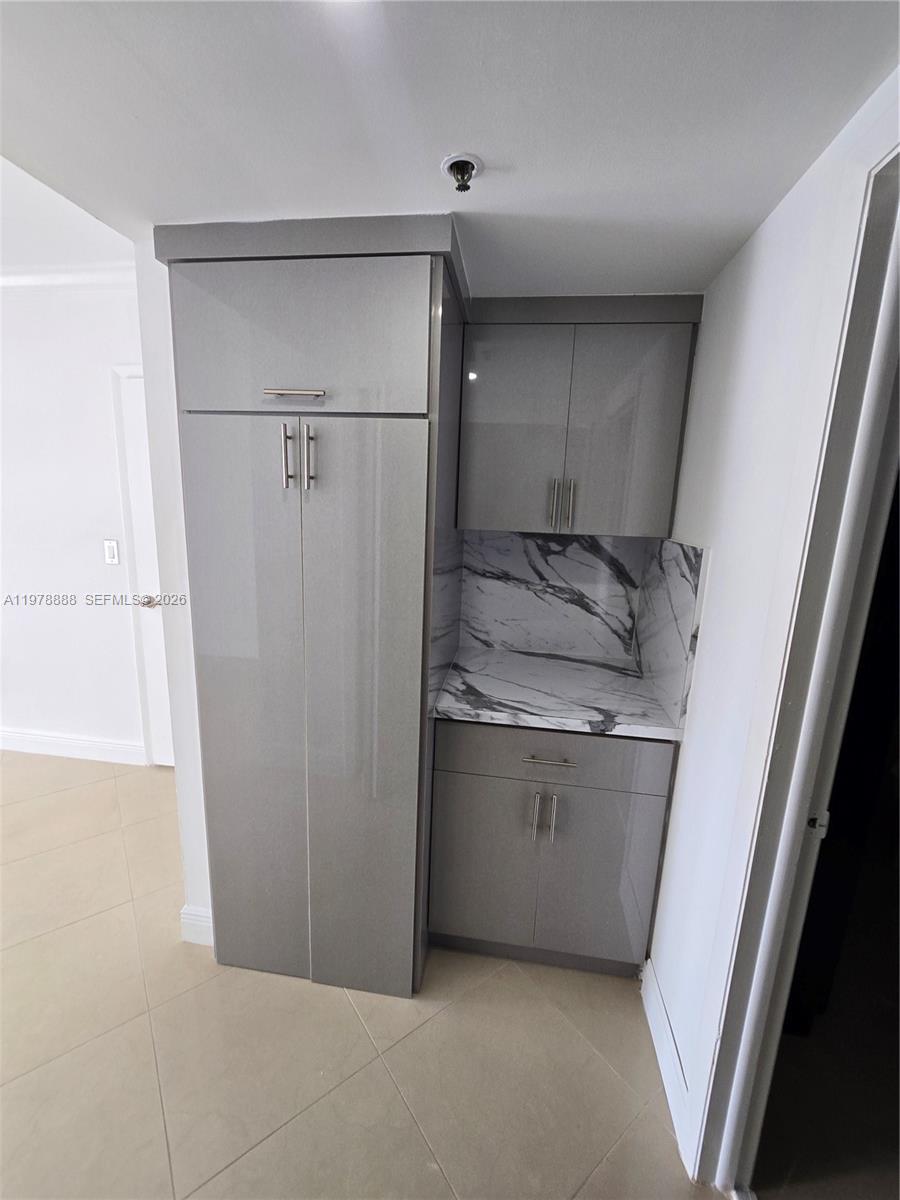 HILLCREST EAST NO 27 COND - Residential