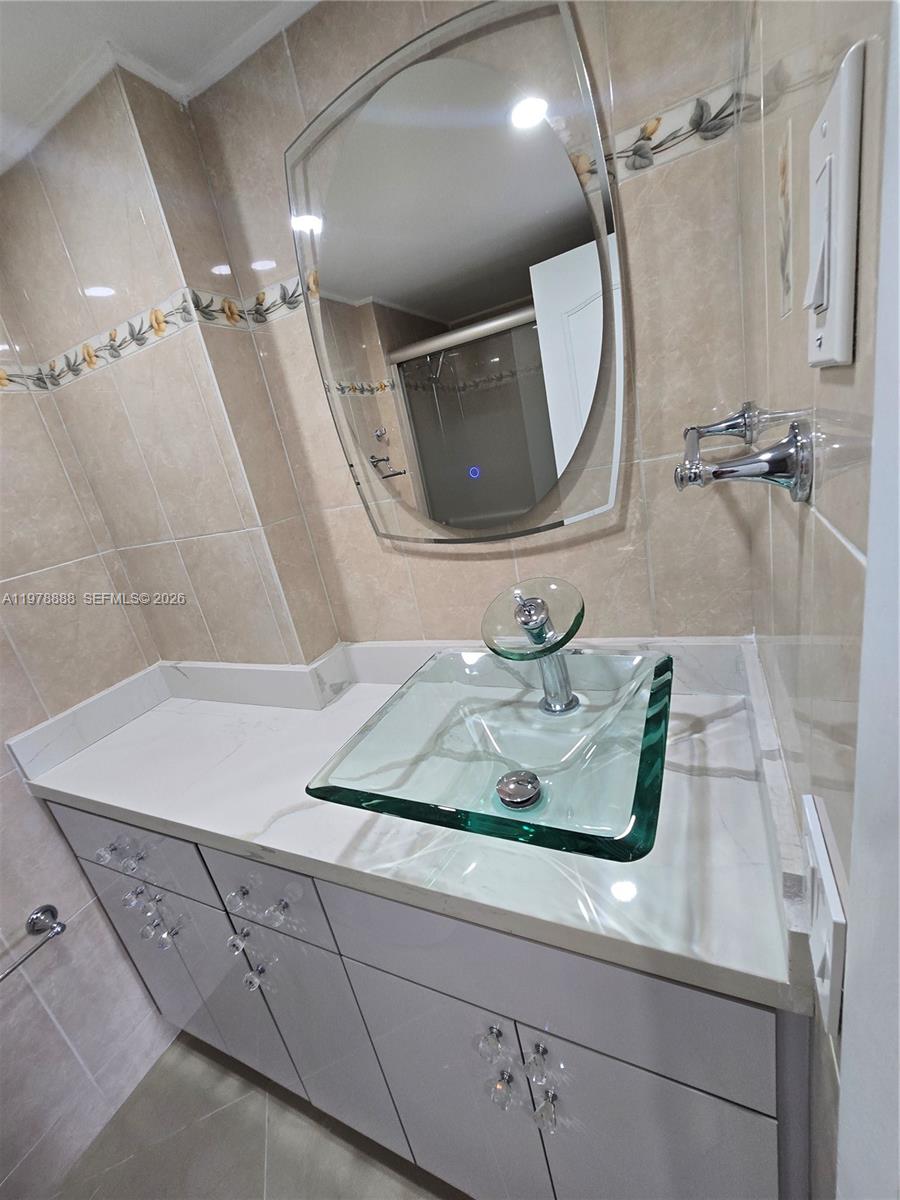 HILLCREST EAST NO 27 COND - Residential