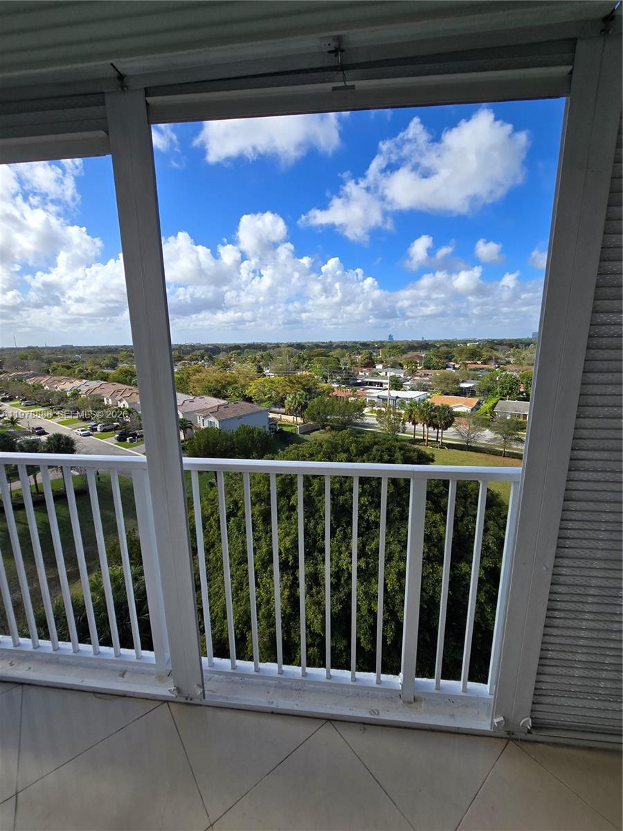 HILLCREST EAST NO 27 COND - Residential