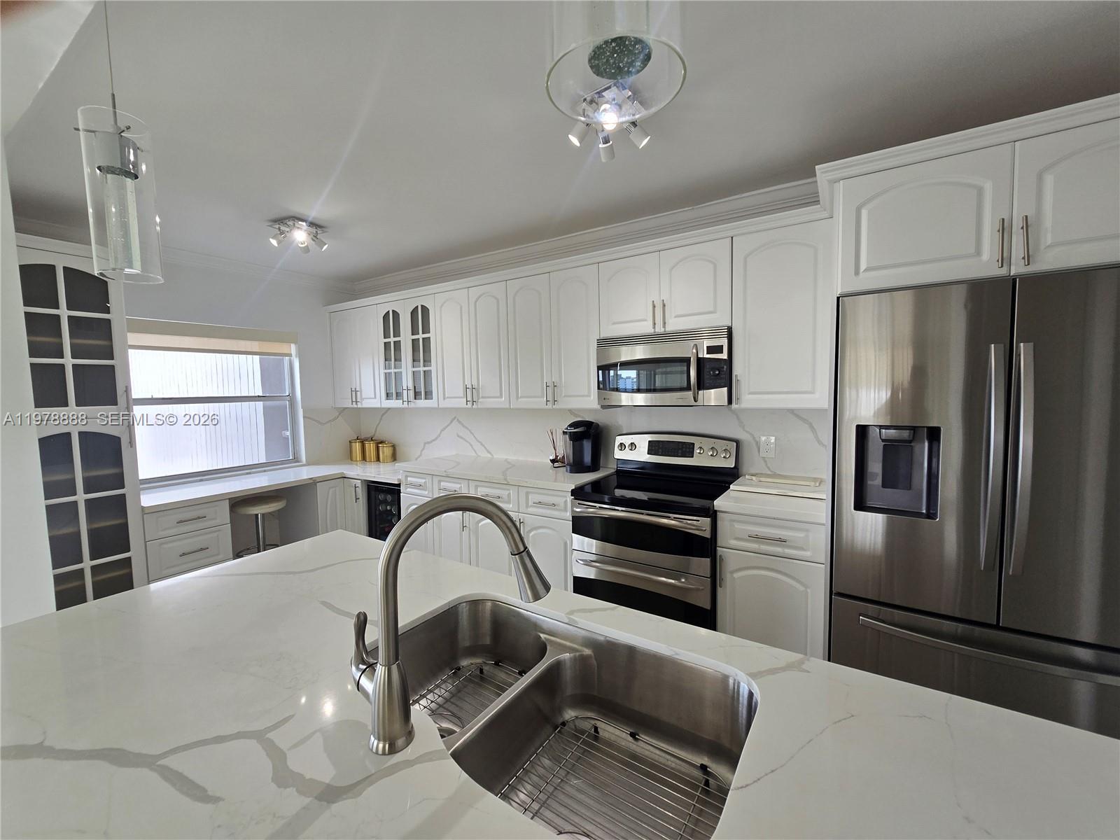 HILLCREST EAST NO 27 COND - Residential