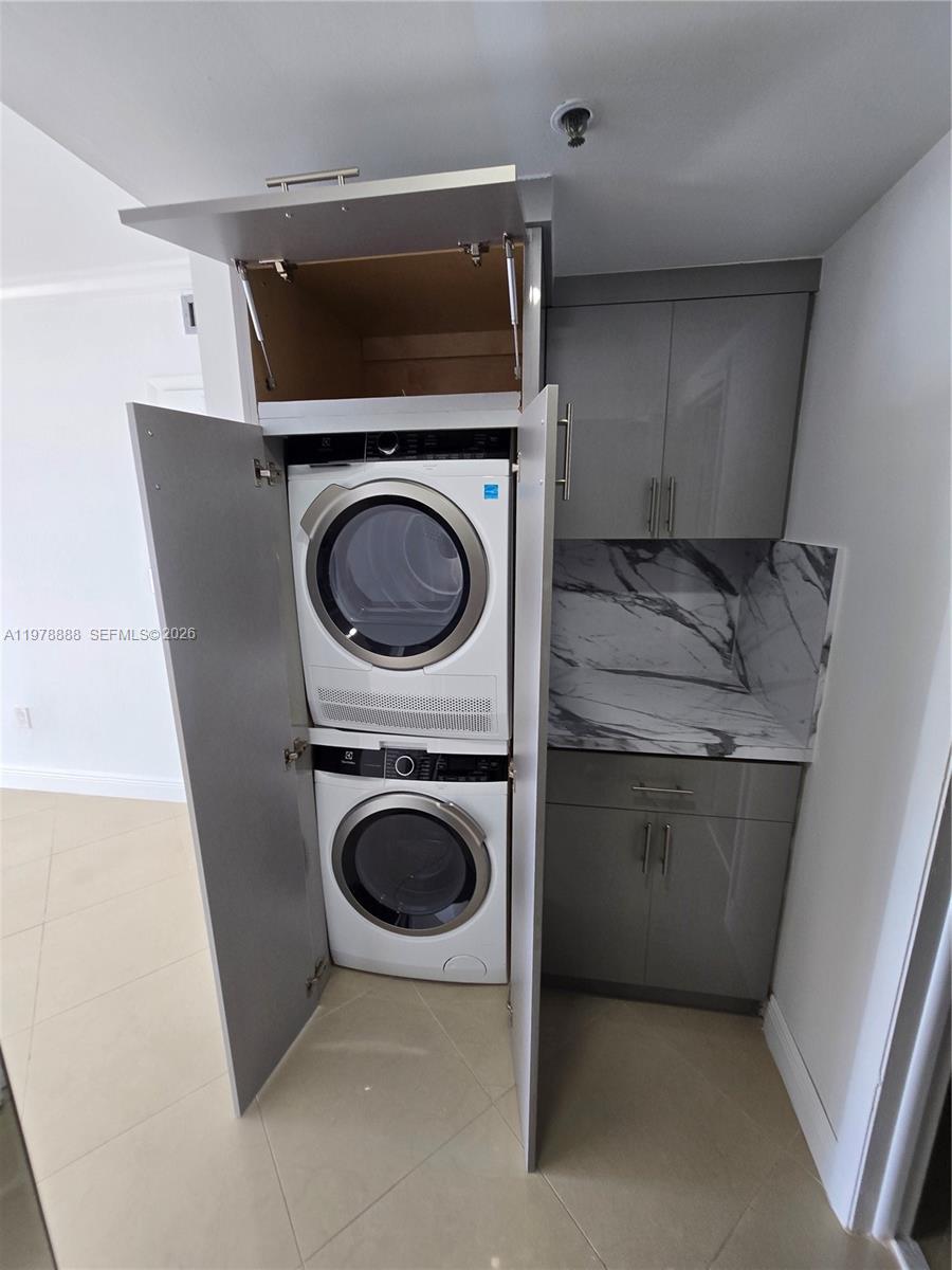 HILLCREST EAST NO 27 COND - Residential