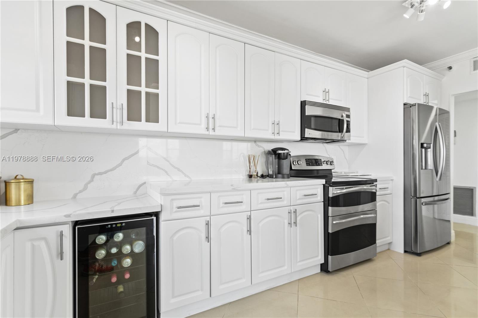 HILLCREST EAST NO 27 COND - Residential