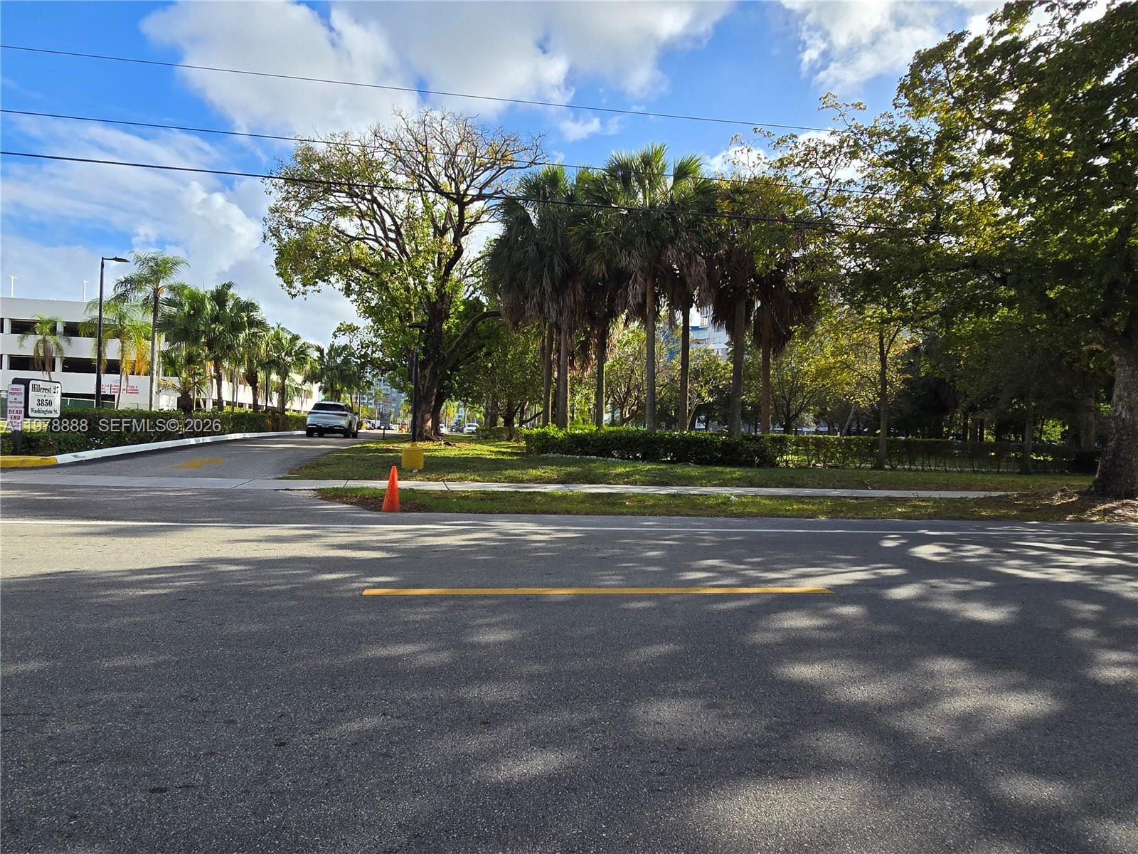 HILLCREST EAST NO 27 COND - Residential